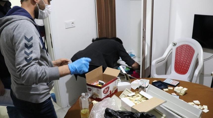 Kiraladıkları apart daireyi kumarhaneye çevirdiler