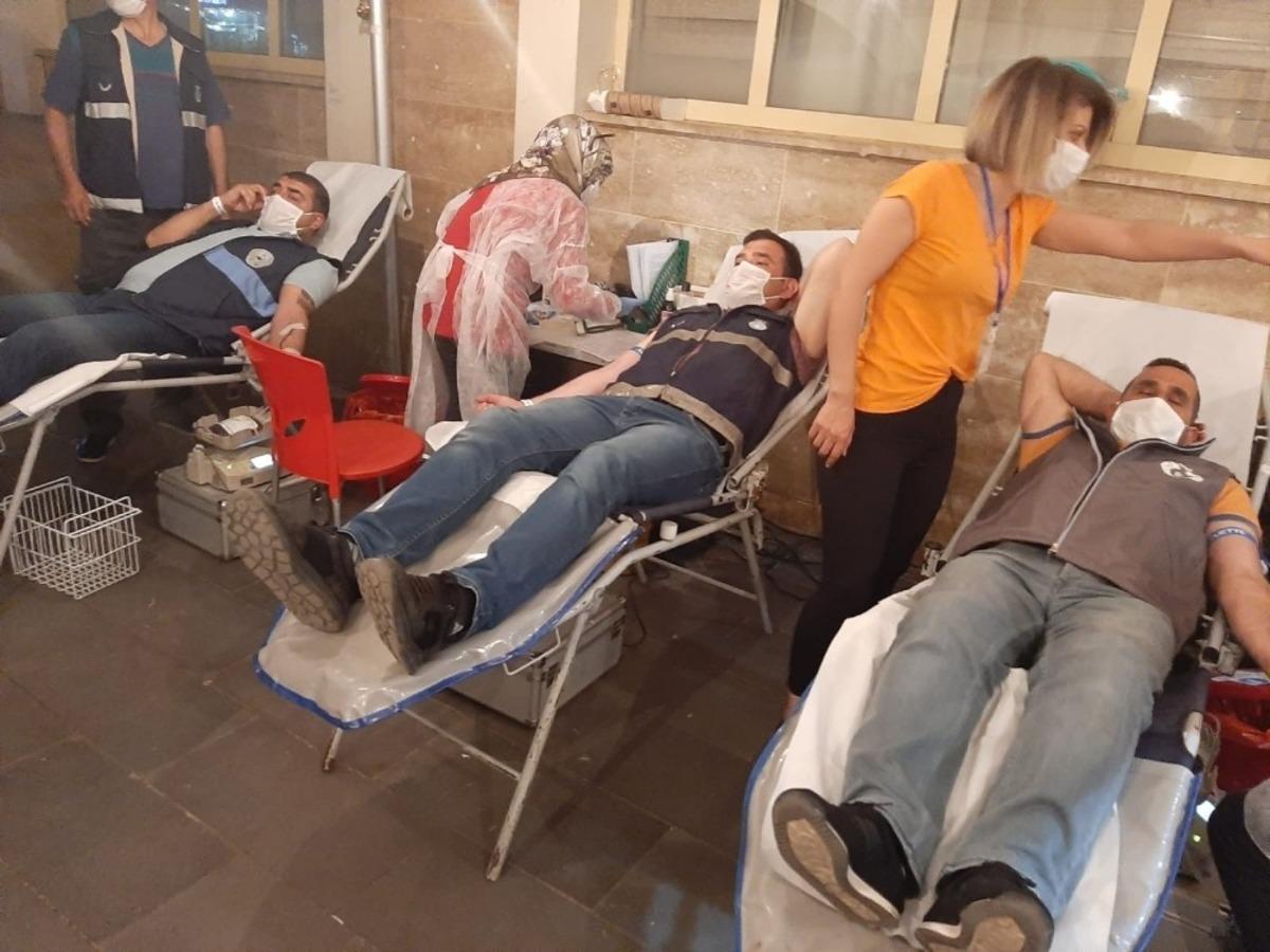 Hayat kurtarmak i&ccedil;in kan bağışında bulundular