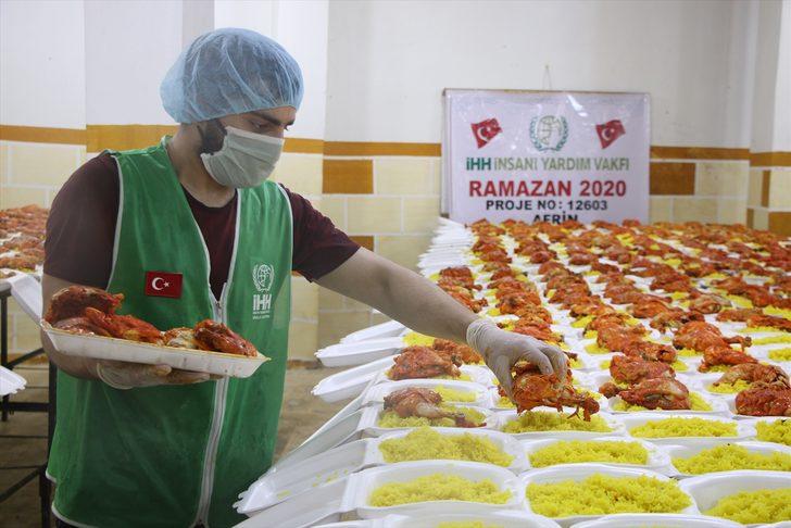 İHH, Afrin'de 20 bin kişilik iftar yemeği dağıttı G2