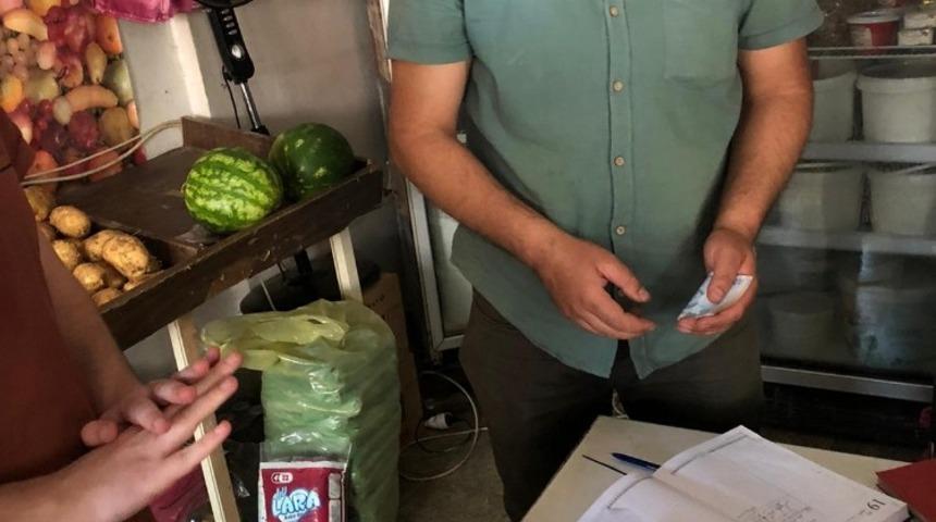 Gen&ccedil;ler bakkal defterini satın aldı