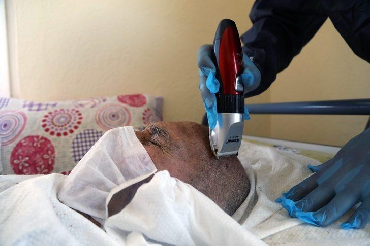 65 yaş üstü vatandaşlara bayram tıraşı G2