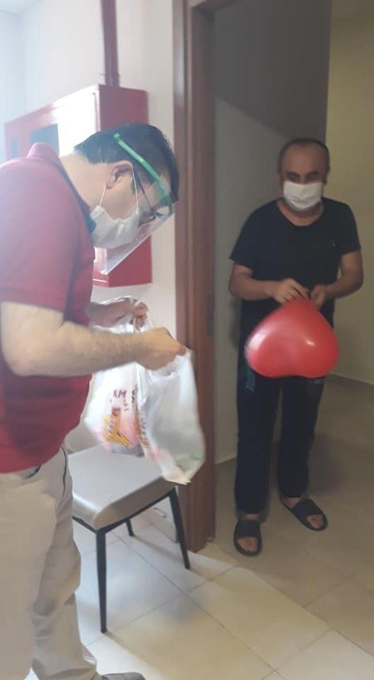 Bolu’da, karantinada kalan çocuklara, balon ve oyuncak sürprizi G2