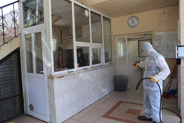 Pamukkale’de minibüs ve taksi durakları dezenfekte edildi G3