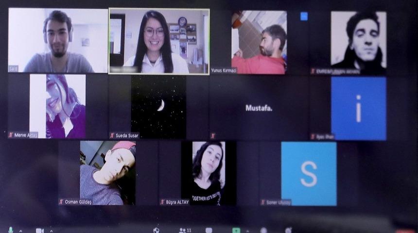 Eğitim İçin El Ele Projesi’nde online ders