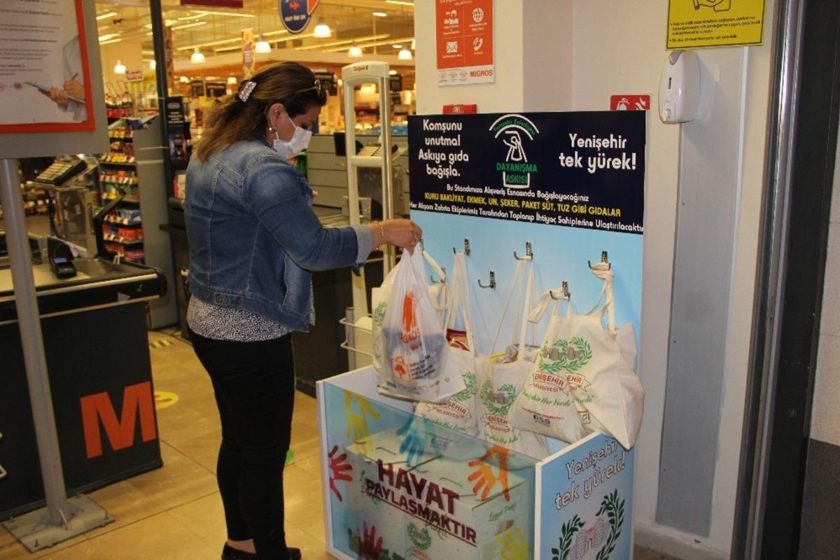 Askıda gıda kampanyası yardıma muhta&ccedil;ların umudu oldu