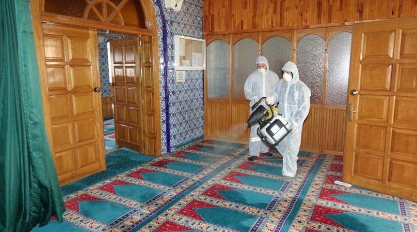 Başiskele&rsquo;de camiler dezenfekte ediliyor