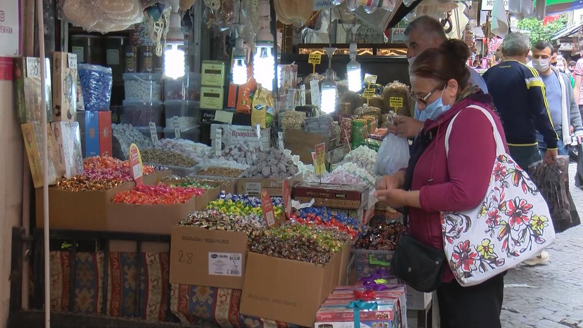 Emin&ouml;n&uuml;'nde bayram alışverişi yoğunluğu