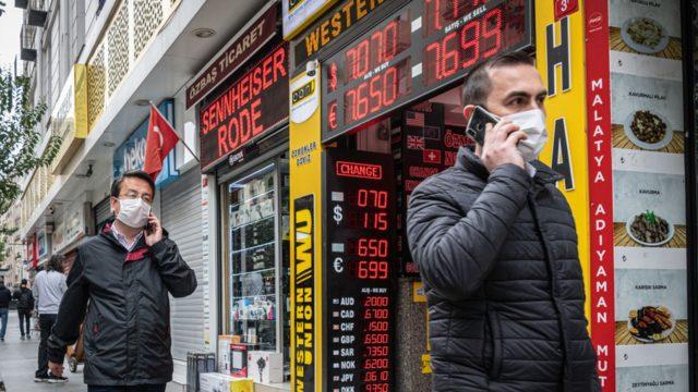 Yabancı kurumların TL işlemlerini gerçekleştirmekte neden zorlandığı ve bu durumun TL'nin itibarı için ne anlama geldiğini derledik.