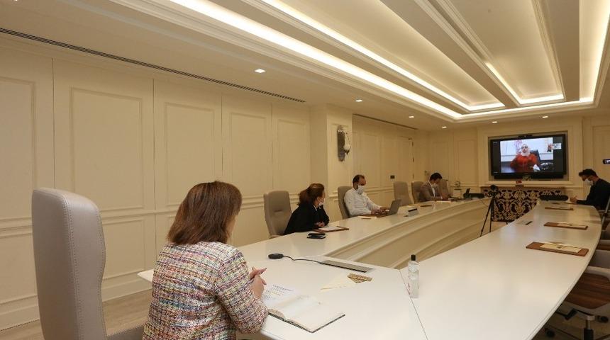 Personelle telekonferans aracılığıyla bayramlaştı