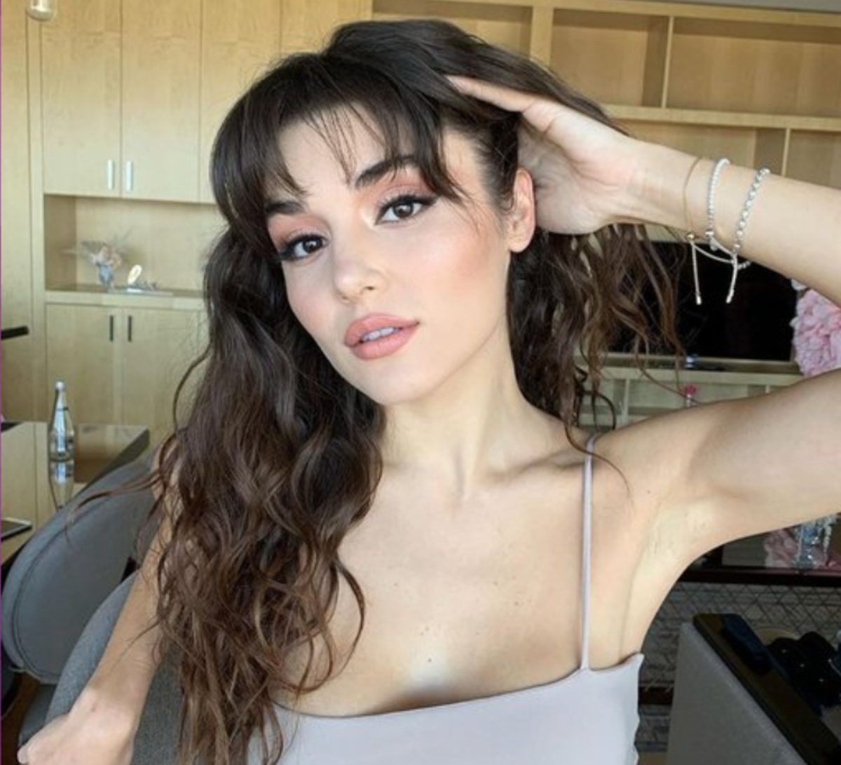 Hande Er&ccedil;el'in hi&ccedil; bilinmeyen fotoğrafları ortaya &ccedil;ıktı