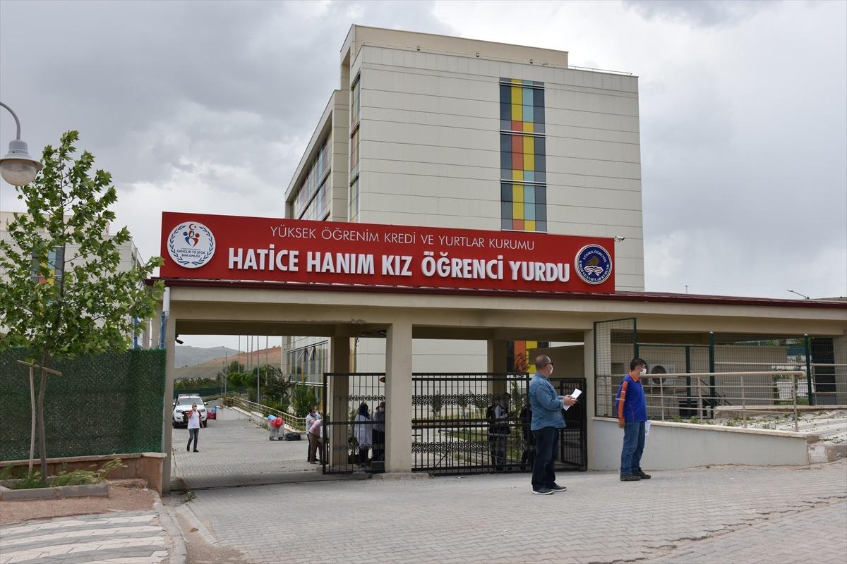 Kırıkkale'de karantina s&uuml;resi dolan 53 kişi evlerine g&ouml;nderiliyor