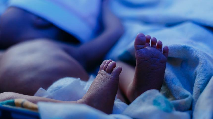 Bebeklerde sarılık: Yenidoğan sarılığı belirtileri nelerdir? Nasıl ge&ccedil;er?