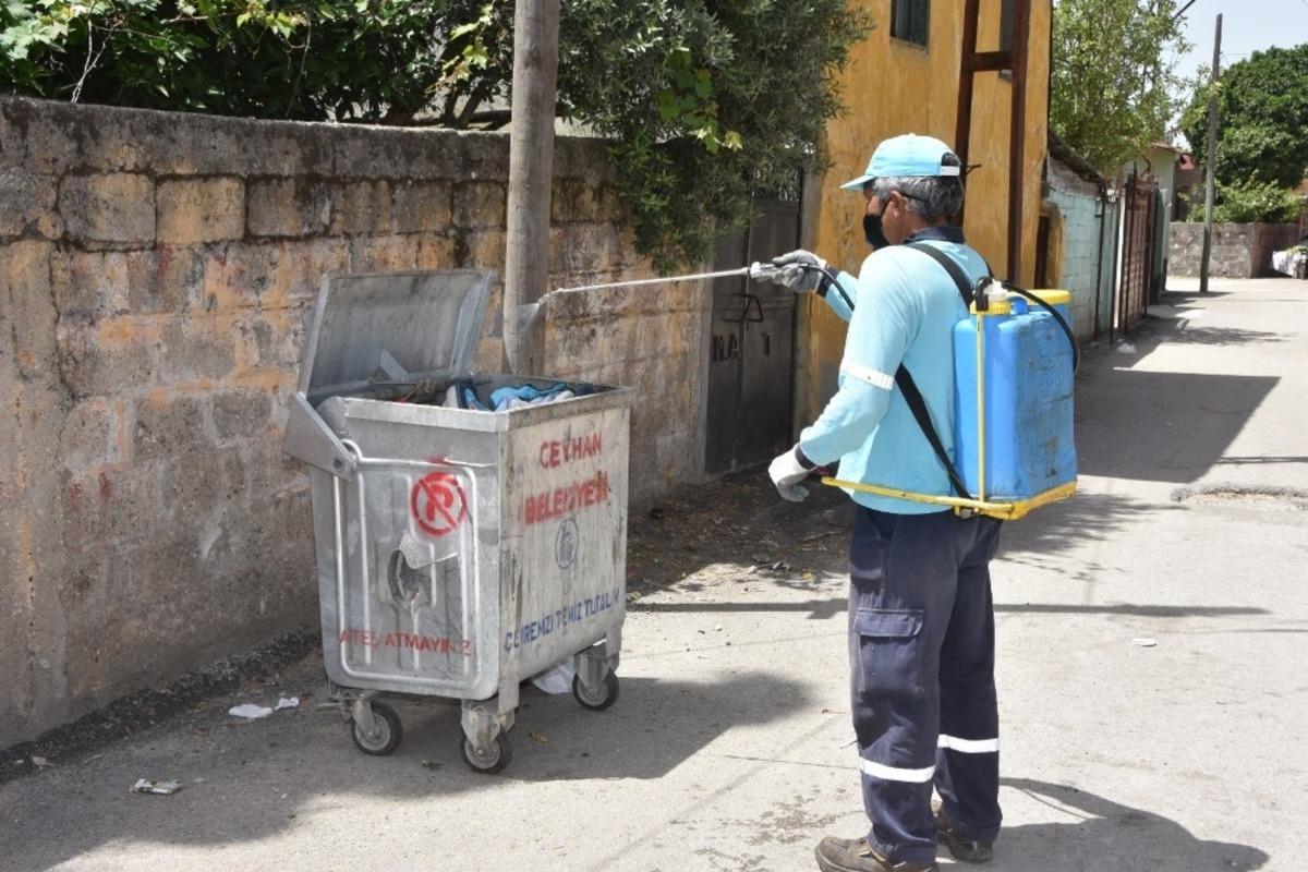 Ceyhan&rsquo;da sinekle m&uuml;cadele