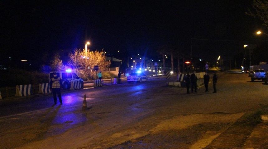 Kuşadası&rsquo;nda aranan iki kişi yakalandı