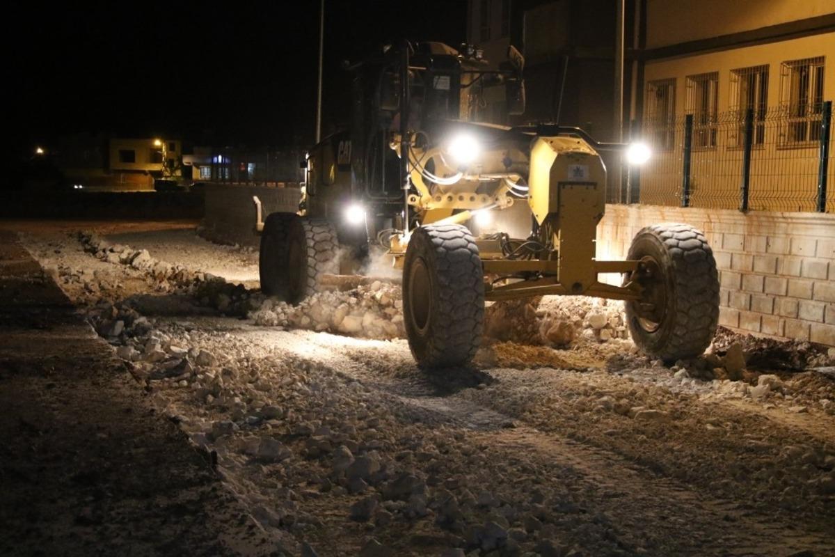 Haliliye&rsquo;de yol &ccedil;alışmaları devam ediyor