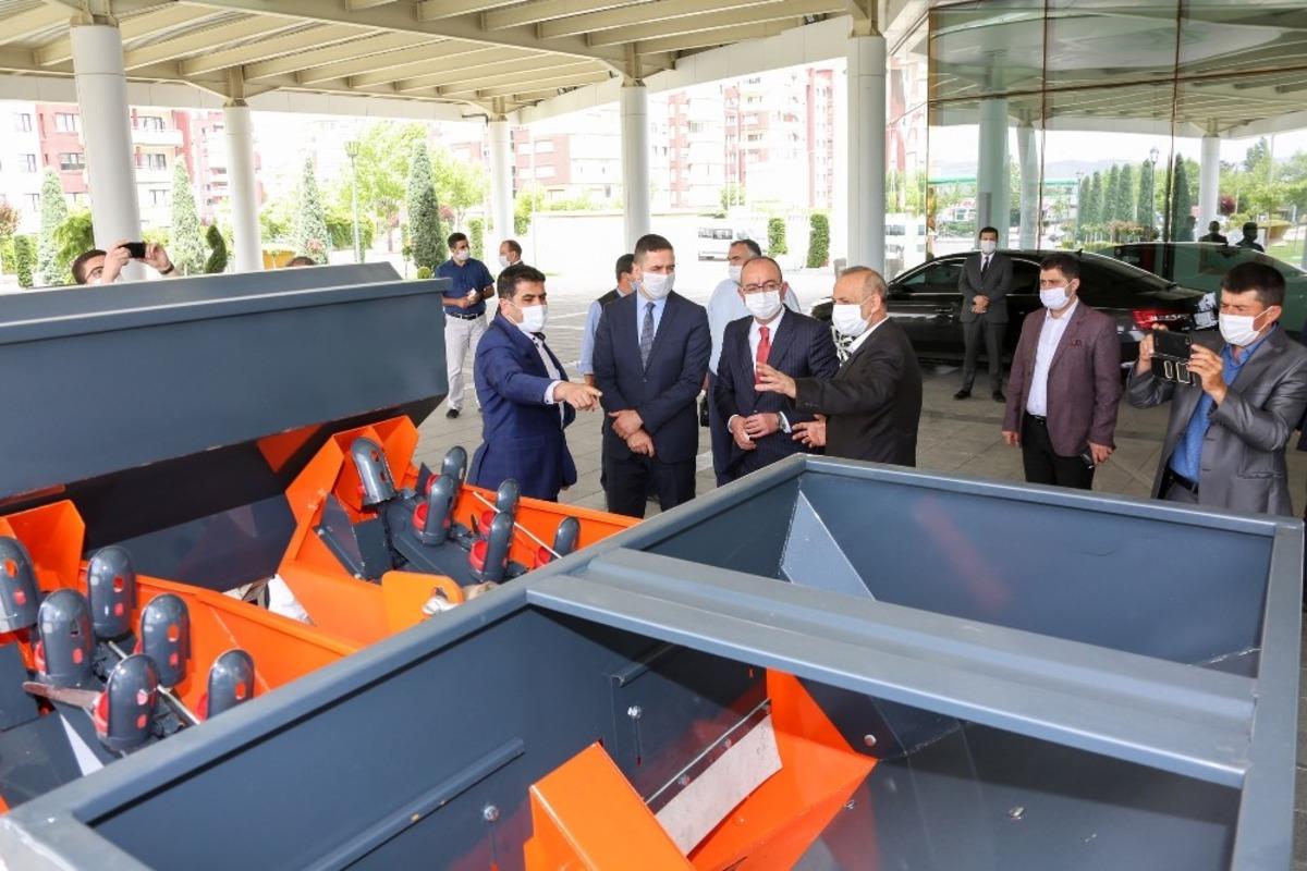 Meram &ccedil;ift&ccedil;isine ekipman desteği vermek &uuml;zere atılan imzalar ilk meyvelerini verdi