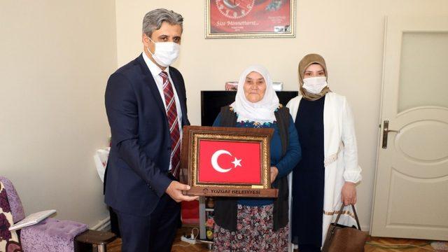 Yozgat’ta 2 şehit annesinden Milli Dayanışma kampanyasına destek
