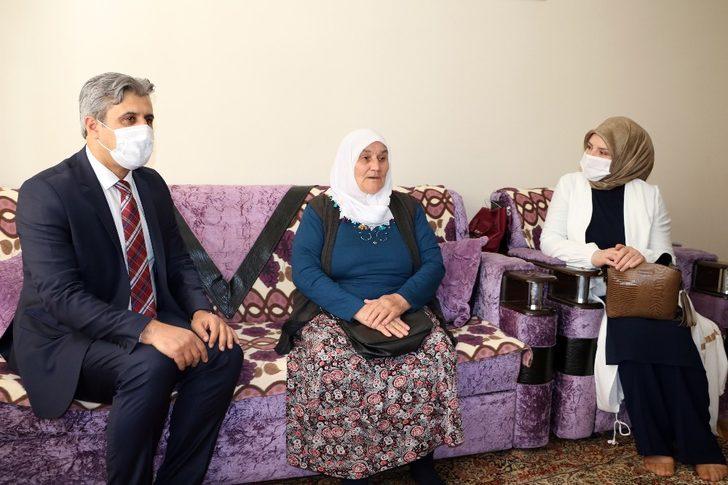 Yozgat’ta 2 şehit annesinden Milli Dayanışma kampanyasına destek G2