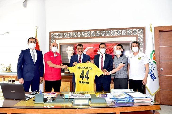 Yeni Malatyaspor’dan Başkan Gürkan’a teşekkür ziyareti G3