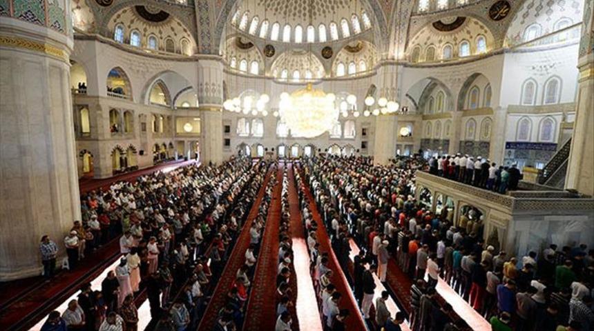 Almanya'da bayram namazı kararı