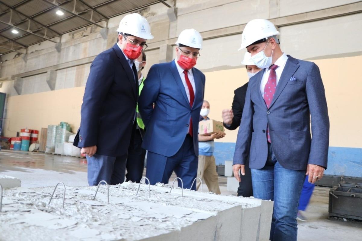 Başkan Soyer, bayramlaşmaya İZBETON&rsquo;da başladı