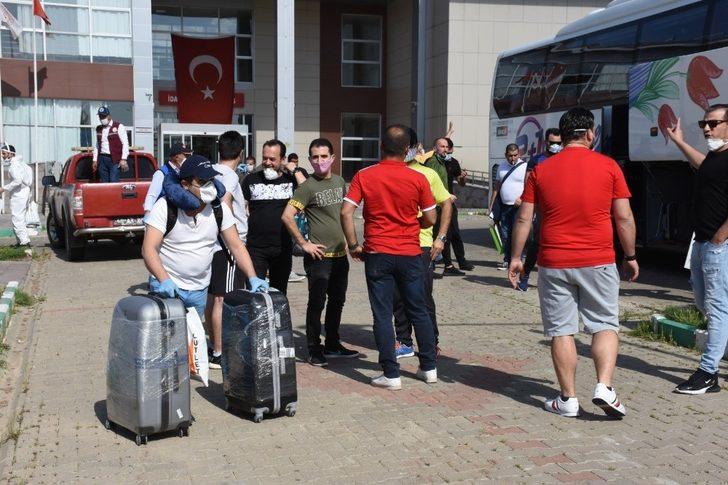 Muş’ta karantina süresi tamamlanan 107 kişi memleketlerine uğurlandı G4