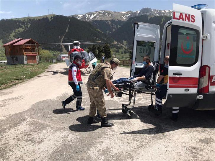 Artvin'de mantardan zehirlenen kişi ambulans helikopterle Trabzon'a götürüldü G2