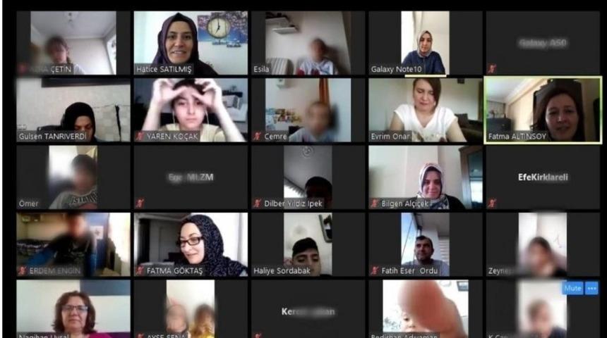 Y&uuml;r&uuml;t&uuml;len projeler değerlendirildi