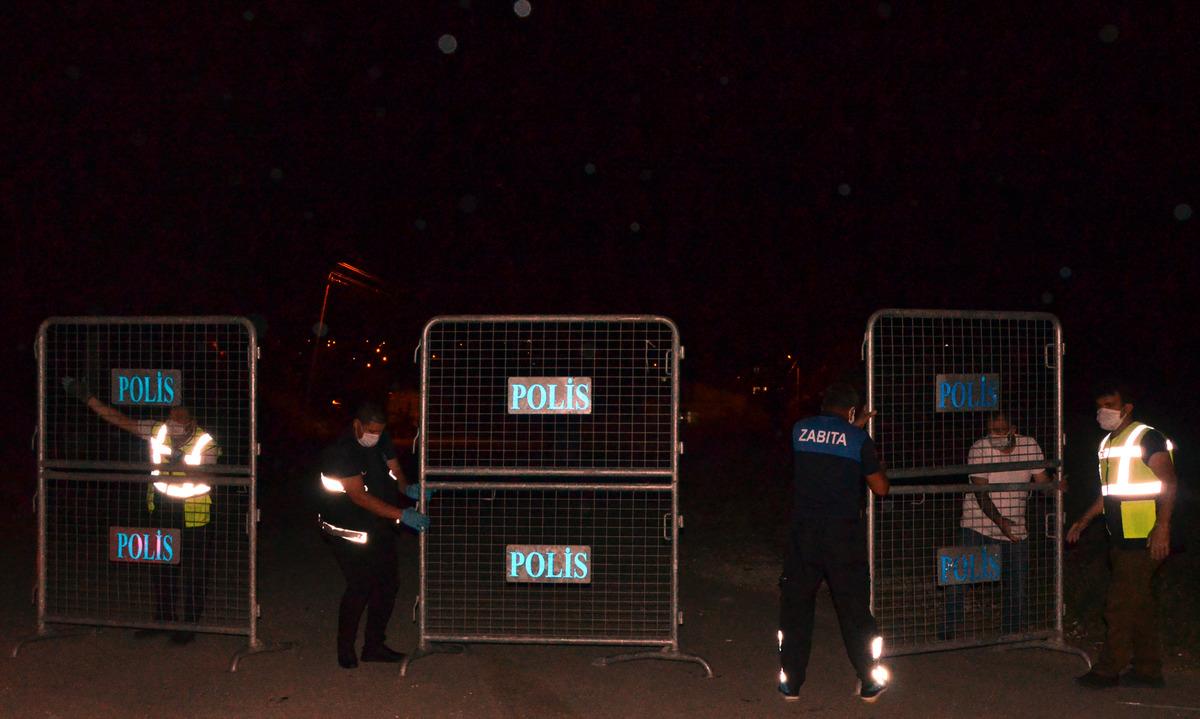 Serik'te 12 kişide koronavir&uuml;s &ccedil;ıktı, 15 sokak karantinaya alındı