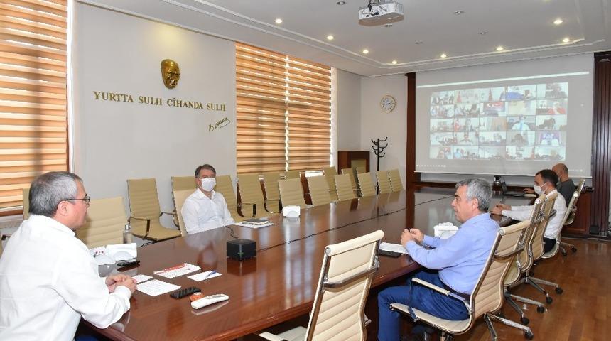 Vali Deniz: "Salgınla ilgili normalleşme sürecindeyiz"