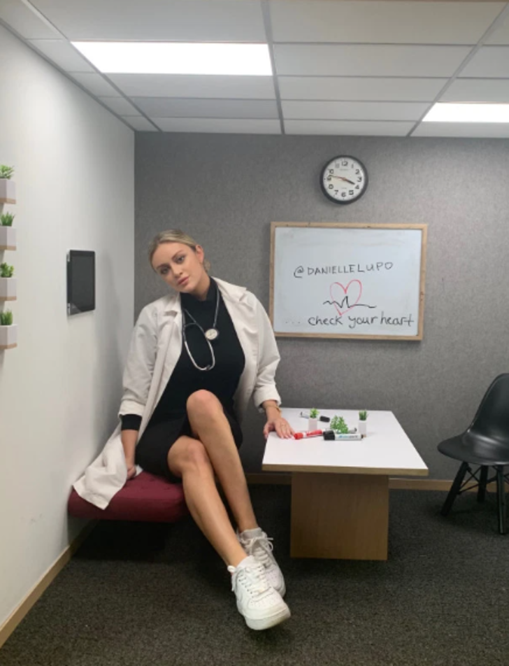 Gündüzleri doktor geceleri Playboy kızı olan Danielle Lupo’nun ikili hayatı G2