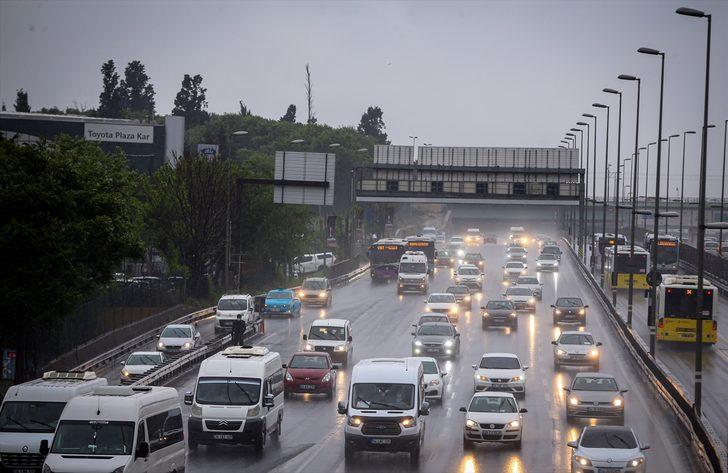 İstanbul'un çıkışında araç kuyruğu! Sebebi ise... G4