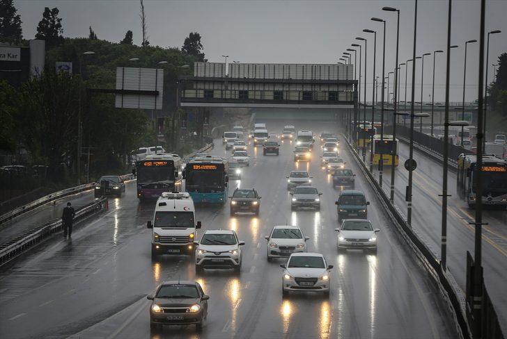 İstanbul'un çıkışında araç kuyruğu! Sebebi ise... G5