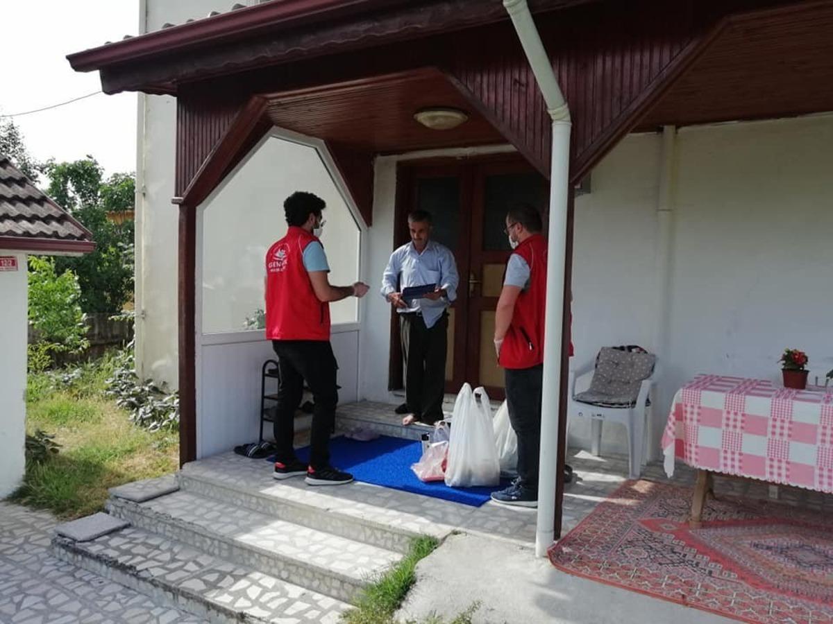 Gen&ccedil;ler &ccedil;alışmalarını s&uuml;rd&uuml;r&uuml;yor