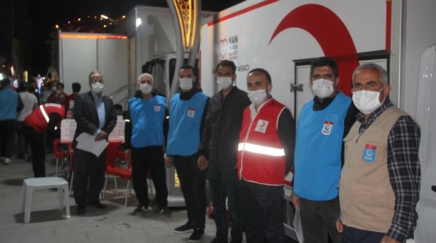 Hakkari&rsquo;de 175 &uuml;nite kan toplandı