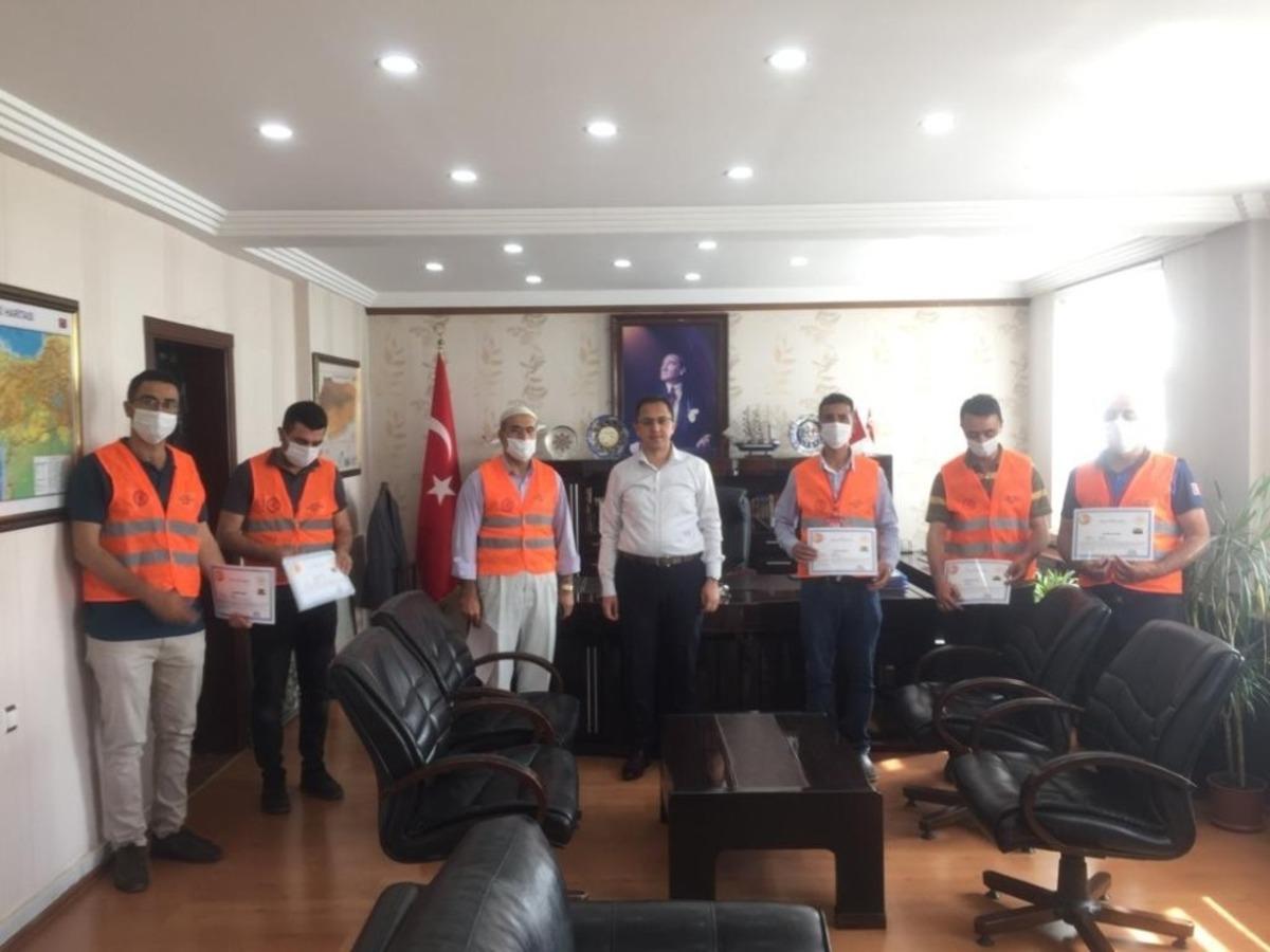 İdil Kaymakamı Sağ&rsquo;dan Vefa Sosyal Destek Grubu ekibine teşekk&uuml;r belgesi