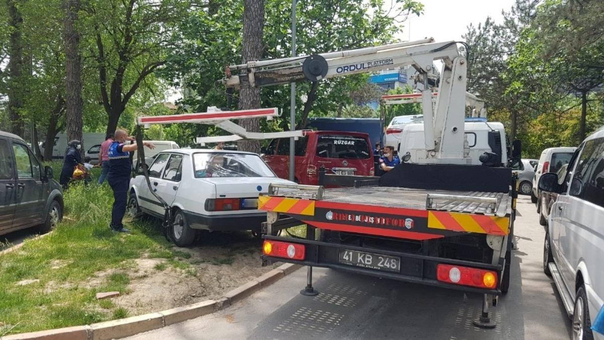 İzmit&rsquo;te hatalı parklanmaya etmeye ge&ccedil;it verilmiyor