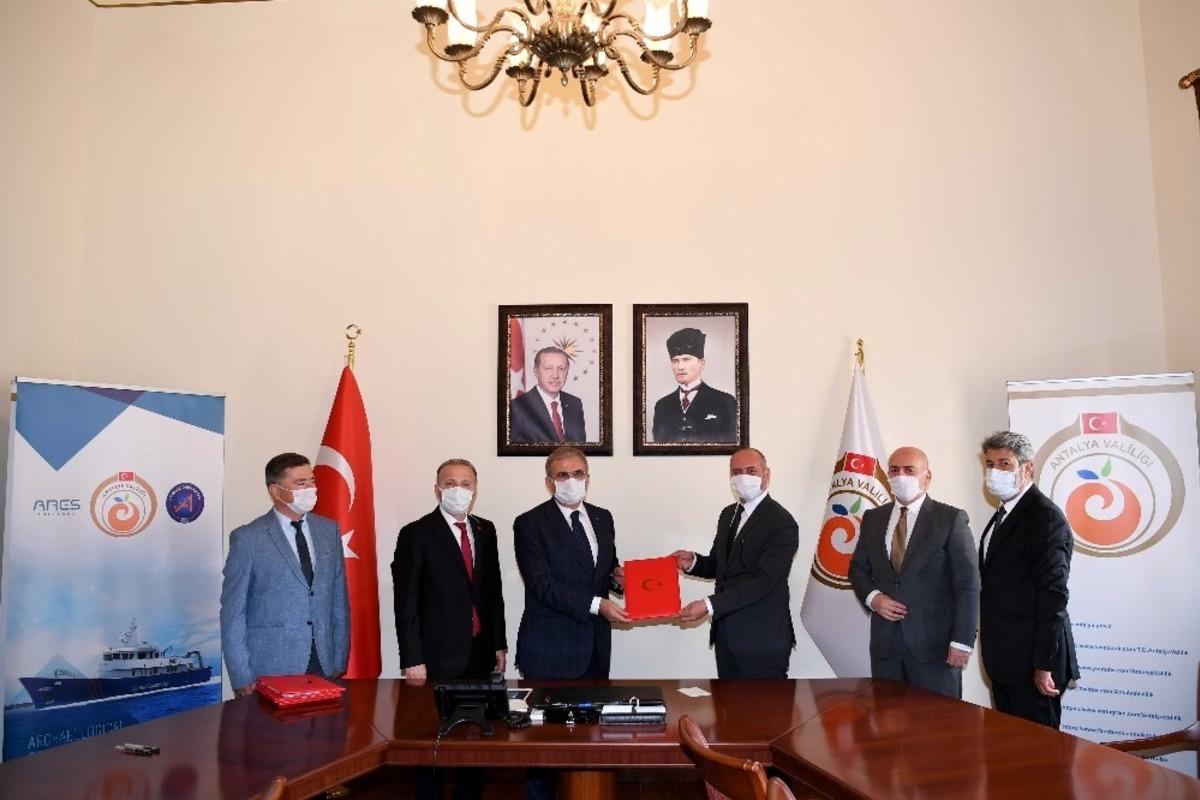 Vali Karaloğlu: "Arkeolojik Araştırma Gemisi T&uuml;rkiye&rsquo;nin &ouml;nemli su altı arkeolojisi gemisi haline gelecek"