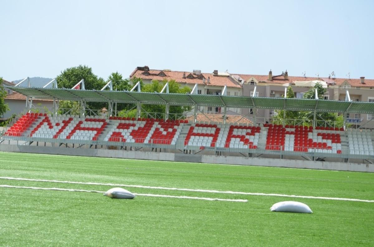 Marmaris şehir stadyumu i&ccedil;in son hazırlıklar tamamlanıyor