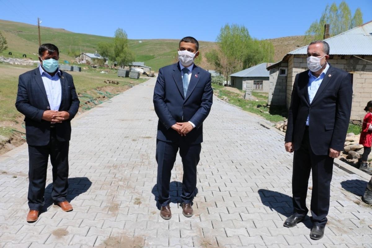 Erciş Belediyesinden parke taşı d&ouml;şeme &ccedil;alışması