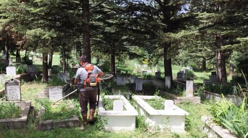 Hisarcık&rsquo;ta mezarlık temizliği