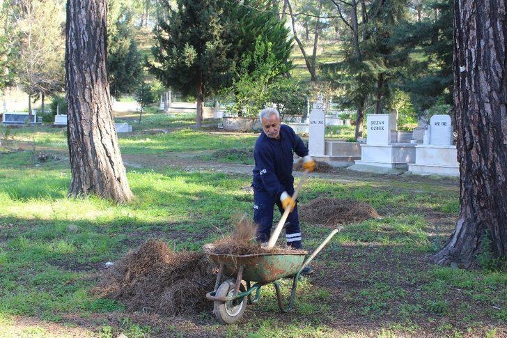 Mezarlıklarda bayram temizliği G2