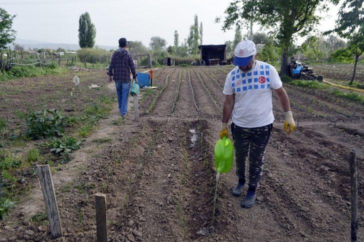 Antrenörler virüs günlerini bahçede değerlendirdiler G1