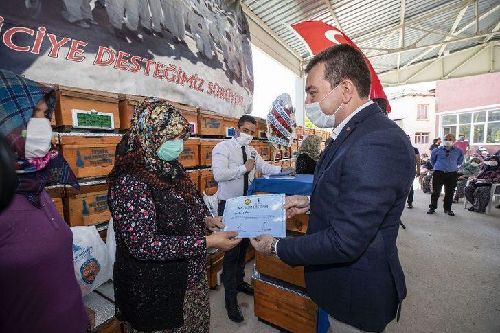 Üreticilere 464 arılı, 232 arısız kovan hibesi G2