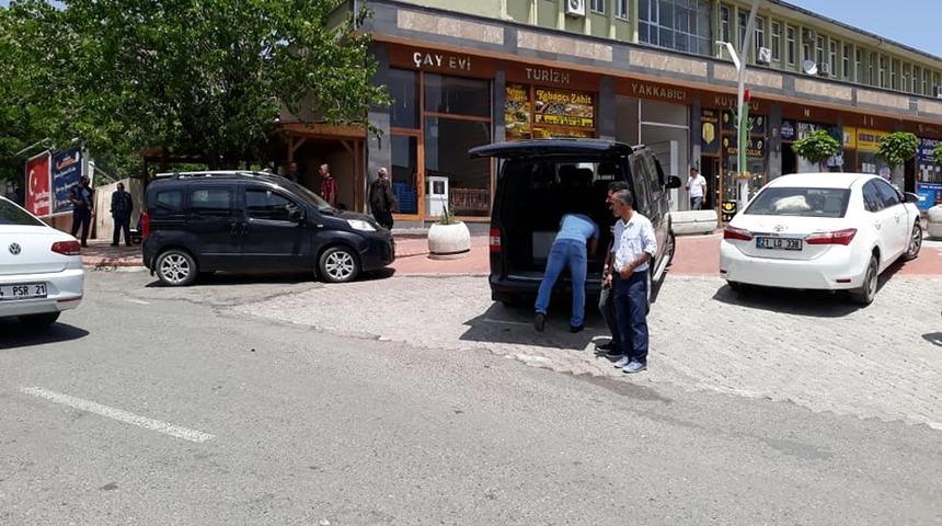 Kulp&rsquo;ta kısıtlama &ouml;ncesi vatandaşlar sokakları doldurdu