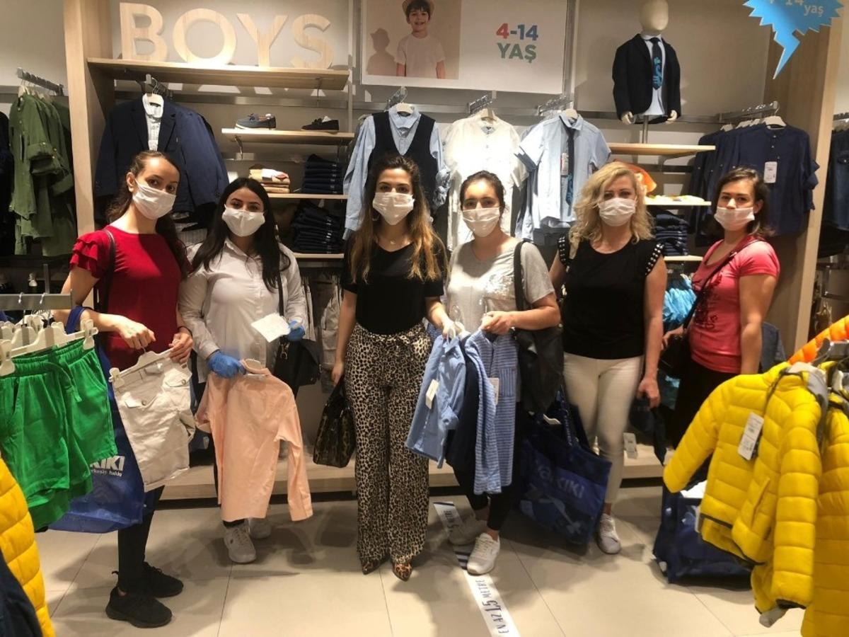 Emirdağlılar Vakfı&rsquo;ndan &ccedil;ocuklara bayram hediyesi