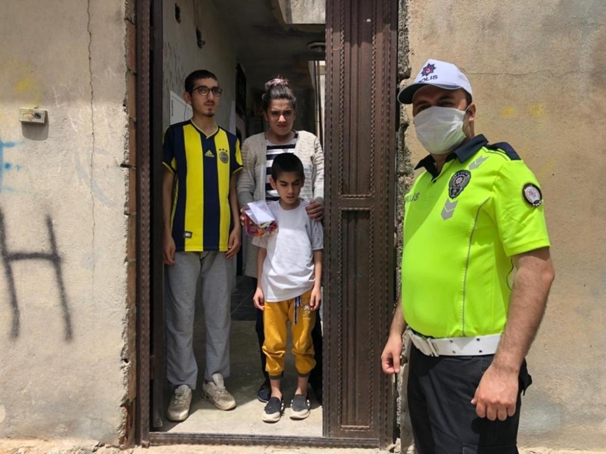 Kaymakam &Ccedil;am&rsquo;dan şehit ve gazi &ccedil;ocuklarına bayram hediyesi