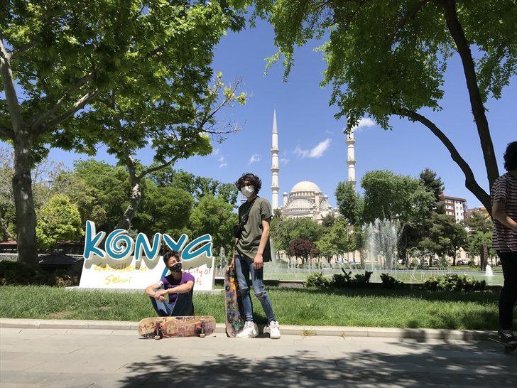 Gençler Ramazan Bayramı öncesinde sokakları doldurdu G5