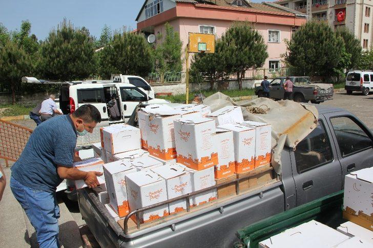 Kısıtlama öncesinde ihtiyaç sahibi bin 200 aileye yardım kolisi dağıtıldı G2