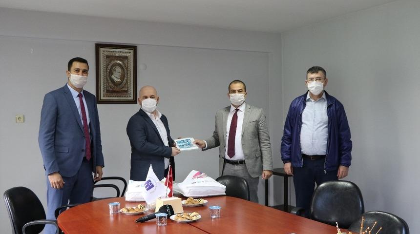 Manisa Büyükşehir Belediyesinden akademik odalara maske desteği